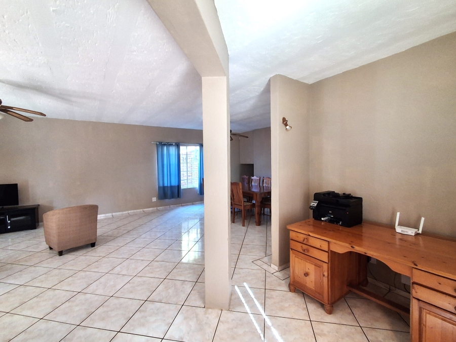 3 Bedroom Property for Sale in Safari Gardens North West
